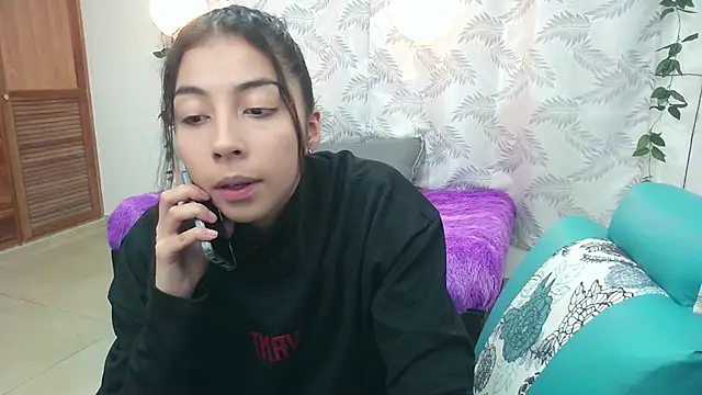 Mya paris online show from 12/23/24, 11:39