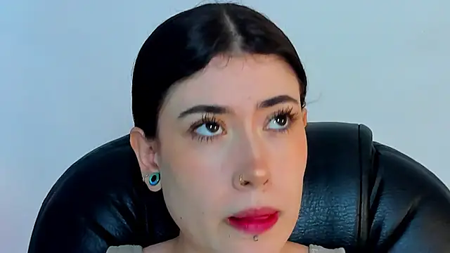 Snapshot of melody_suarez chatting on 12/30/24, 07:42 melody suarez online show from 12/30/24, 07:42