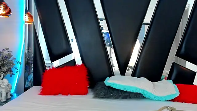 Snapshot of melody_suarez chatting on 12/31/24, 07:40 melody suarez online show from 12/31/24, 07:40