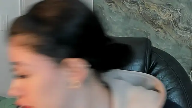 Snapshot of melody_suarez chatting on 02/08/25, 08:31 melody suarez online show from 02/08/25, 08:31