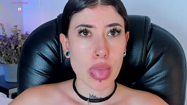 Snapshot of melody_suarez chatting on 03/02/25, 10:16 melody suarez online show from 03/02/25, 10:16