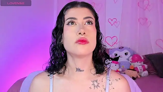 Snapshot of melody_suarez chatting on 09/28/25, 05:51 melody suarez online show from 09/28/25, 05:51