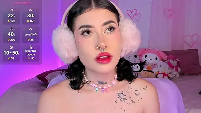 Snapshot of melody_suarez chatting on 10/17/25, 01:31 melody suarez online show from 10/17/25, 01:31