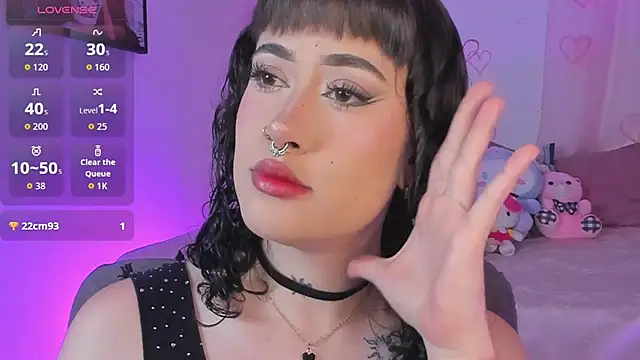 Snapshot of melody_suarez chatting on 11/30/25, 11:20 melody suarez online show from 11/30/25, 11:20