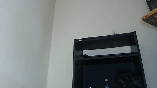 Snapshot of michel_ex33 chatting on 10/27/25, 08:24 michel ex33 online show from 10/27/25, 08:24