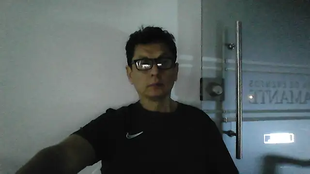 Snapshot of MarcusKelvin chatting on 05/15/26, 05:25 MarcusKelvin online show from 05/15/26, 05:25