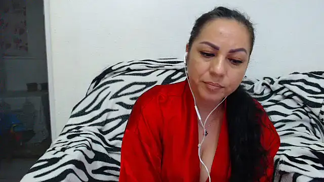 Snapshot of MissElla chatting on 05/22/26, 10:15 MissElla online show from 05/22/26, 10:15