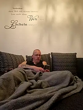 Maiki82 online show from 01/10/25, 08:40