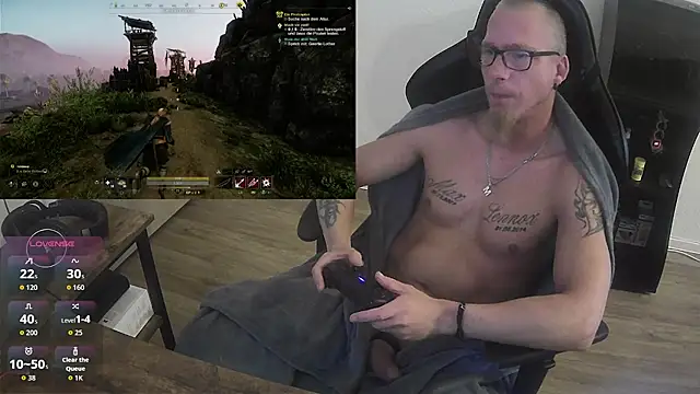 Maiki82 online show from 11/18/25, 07:35