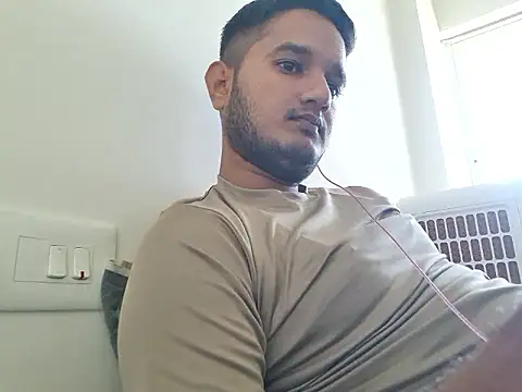 Snapshot of Jonrobinso chatting on 06/15/26, 04:25 Jonrobinso online show from 06/15/26, 04:25