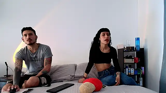 anika lowen02 online show from 03/14/25, 05:02