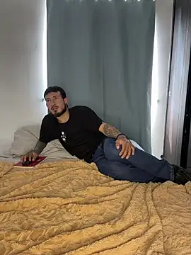 Snapshot of anika_lowen02 chatting on 10/28/25, 07:16 anika lowen02 online show from 10/28/25, 07:16