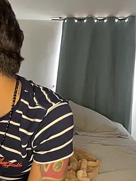 Snapshot of anika_lowen02 chatting on 10/31/25, 07:04 anika lowen02 online show from 10/31/25, 07:04