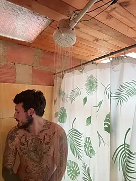 Snapshot of anika_lowen02 chatting on 11/17/25, 04:35 anika lowen02 online show from 11/17/25, 04:35