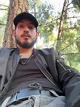 Snapshot of anika_lowen02 chatting on 11/18/25, 09:41 anika lowen02 online show from 11/18/25, 09:41