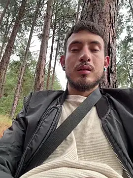 Snapshot of anika_lowen02 chatting on 12/21/25, 07:43 anika lowen02 online show from 12/21/25, 07:43