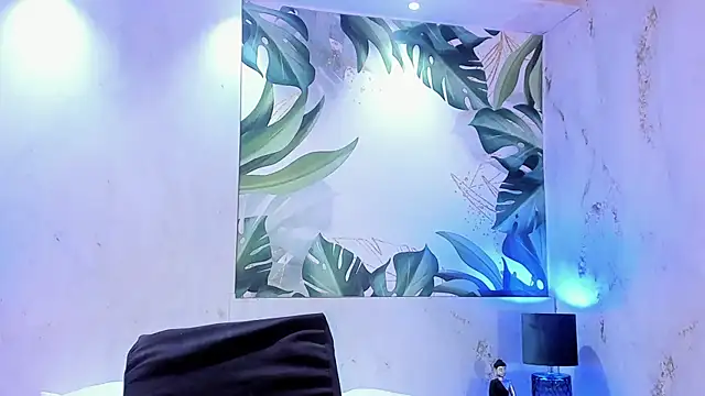 MelaniieRoux online show from 04/16/26, 09:39