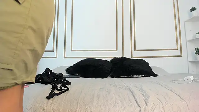 miranda villa online show from 12/14/25, 12:21