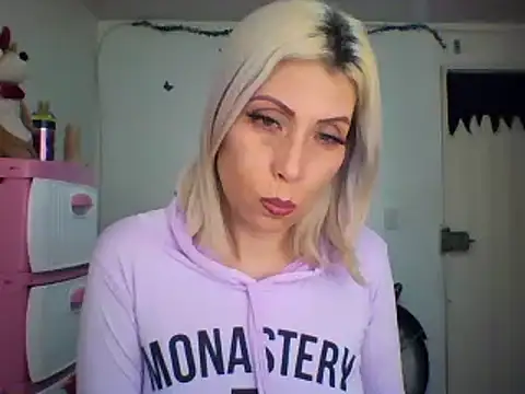Snapshot of alixia81 chatting on 12/04/24, 12:36 alixia81 online show from 12/04/24, 12:36
