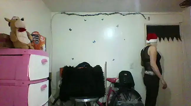 Snapshot of alixia81 chatting on 12/11/24, 10:06 alixia81 online show from 12/11/24, 10:06