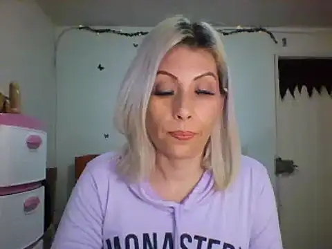 Snapshot of alixia81 chatting on 01/08/25, 12:37 alixia81 online show from 01/08/25, 12:37
