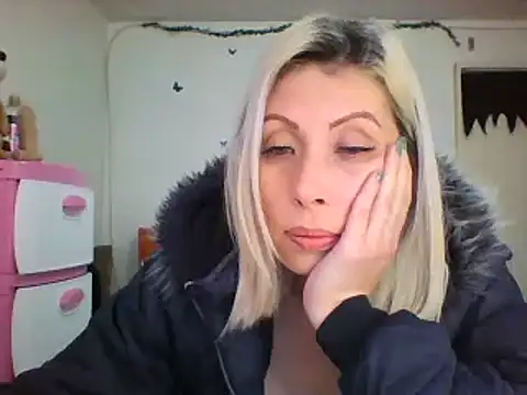 Snapshot of alixia81 chatting on 01/13/25, 12:35 alixia81 online show from 01/13/25, 12:35