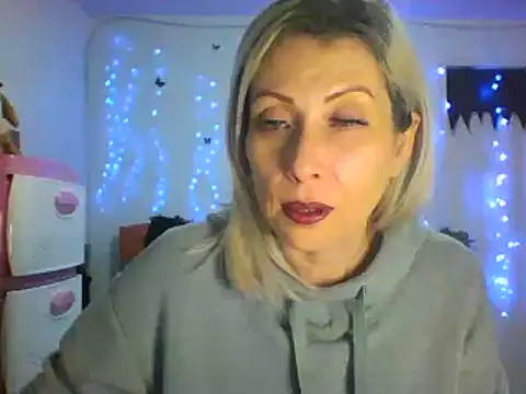 Snapshot of alixia81 chatting on 02/20/25, 11:32 alixia81 online show from 02/20/25, 11:32