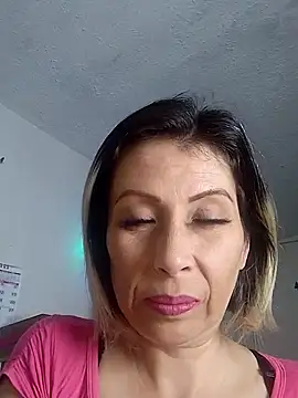 Snapshot of alixia81 chatting on 09/11/25, 11:38 alixia81 online show from 09/11/25, 11:38