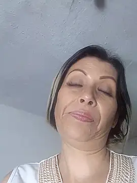 Snapshot of alixia81 chatting on 09/28/25, 10:59 alixia81 online show from 09/28/25, 10:59