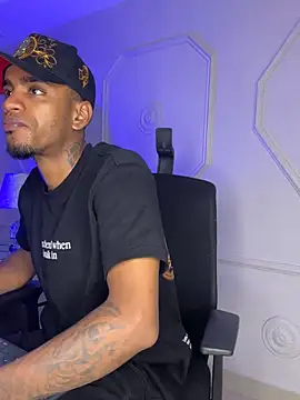 AaronCruz  online show from 01/13/26, 07:41