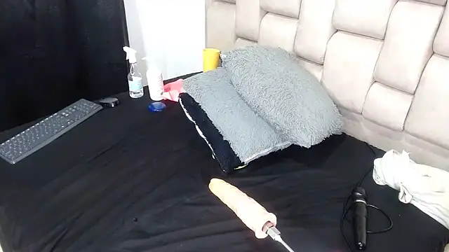 Roxy-Smith online show from 01/31/25, 03:41