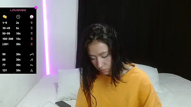 Snapshot of Anne_Nicholson chatting on 12/12/24, 04:48 Anne Nicholson online show from 12/12/24, 04:48