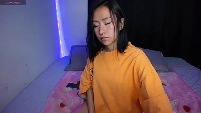 Snapshot of Anne_Nicholson chatting on 01/18/25, 11:44 Anne Nicholson online show from 01/18/25, 11:44