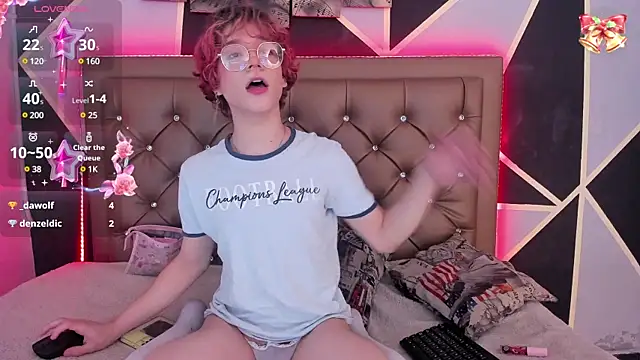 Snapshot of Max_lover1 chatting on 12/26/24, 06:01 Max lover1 online show from 12/26/24, 06:01