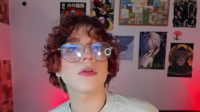 Snapshot of Max_lover1 chatting on 10/01/25, 02:17 Max lover1 online show from 10/01/25, 02:17