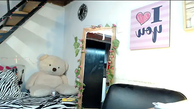 Snapshot of luna_sky83 chatting on 01/19/25, 02:38 luna sky83 online show from 01/19/25, 02:38