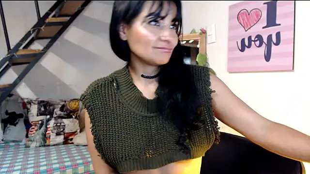 Snapshot of luna_sky83 chatting on 02/11/25, 01:41 luna sky83 online show from 02/11/25, 01:41