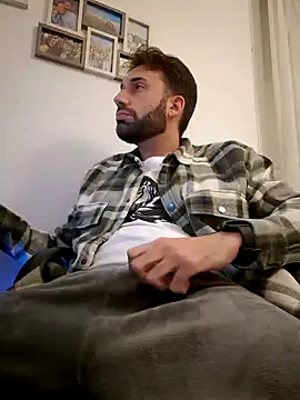 Snapshot of espanolmadrid chatting on 01/06/25, 06:20 espanolmadrid online show from 01/06/25, 06:20