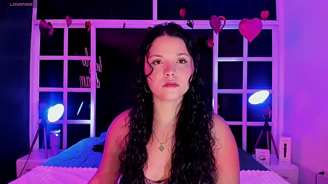 LottiCarter online show from 02/07/25, 01:25