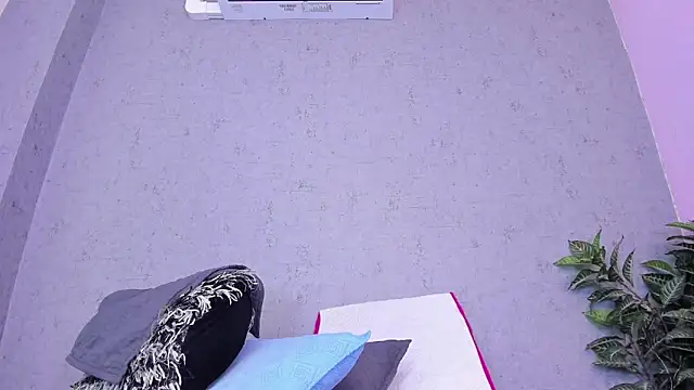 Tiffany mendez online show from 04/15/26, 12:01