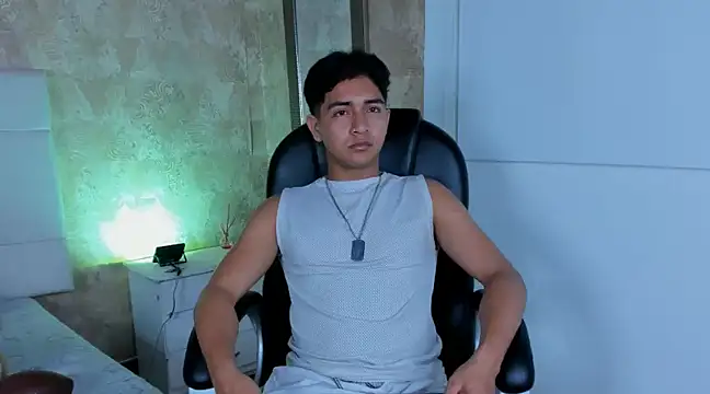 Snapshot of Muichiro_tokito1 chatting on 12/21/24, 03:58 Muichiro tokito1 online show from 12/21/24, 03:58