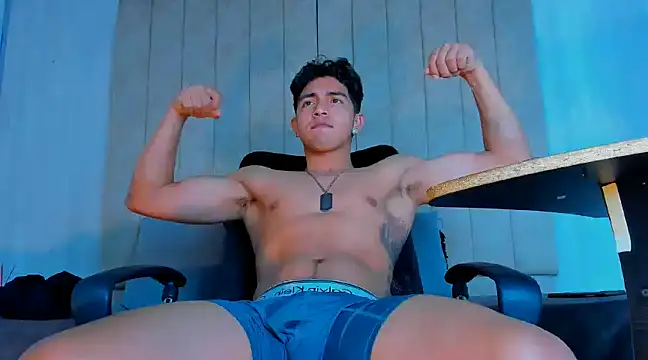 Snapshot of Muichiro_tokito1 chatting on 01/14/25, 10:44 Muichiro tokito1 online show from 01/14/25, 10:44