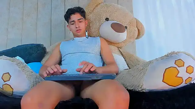 Snapshot of Muichiro_tokito1 chatting on 01/31/25, 08:22 Muichiro tokito1 online show from 01/31/25, 08:22