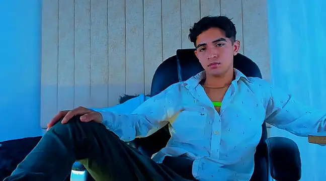 Snapshot of Muichiro_tokito1 chatting on 03/13/25, 04:16 Muichiro tokito1 online show from 03/13/25, 04:16