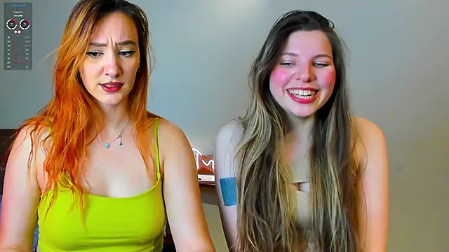 Snapshot of Annie_aww chatting on 12/12/24, 10:20 Annie aww online show from 12/12/24, 10:20