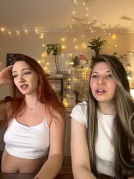 Snapshot of Annie_aww chatting on 03/04/25, 10:38 Annie aww online show from 03/04/25, 10:38