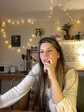 Snapshot of Annie_aww chatting on 03/08/25, 11:18 Annie aww online show from 03/08/25, 11:18