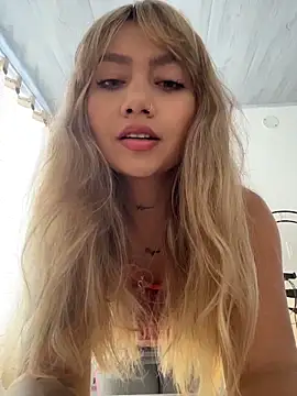 amanda-medrano1 online show from 03/04/26, 02:12