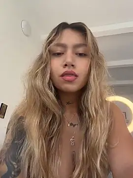 amanda-medrano1 online show from 05/28/26, 01:52