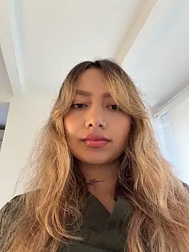 amanda-medrano1 online show from 06/09/26, 02:28